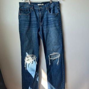 Levi Low Pro Distressed Jeans